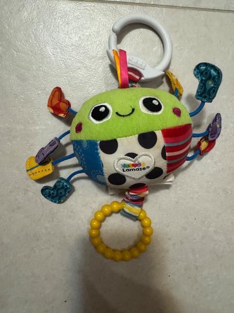 Lamaze pavúk v ponožkách,