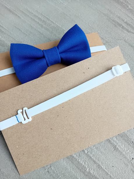 Detský motýlik v kráľovskej modrej,