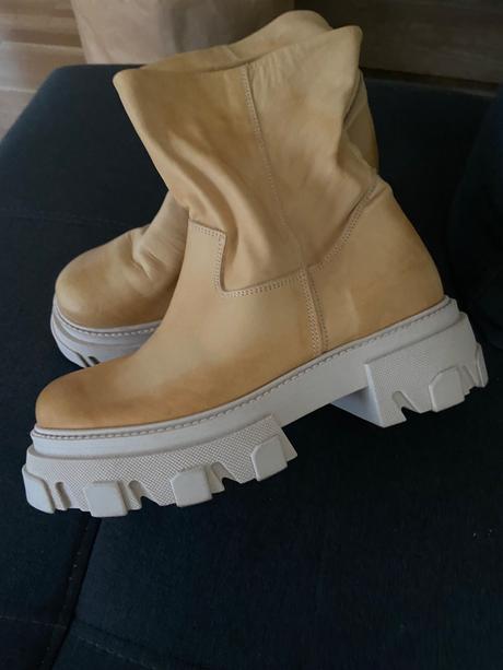 Kožené čižmy, 39