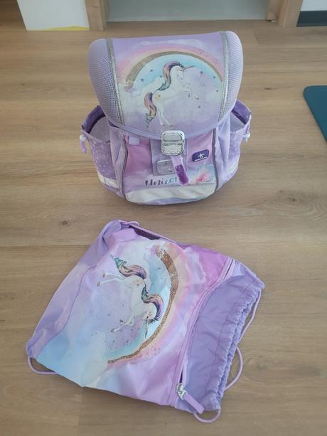 Školská taška s vrecúškom,