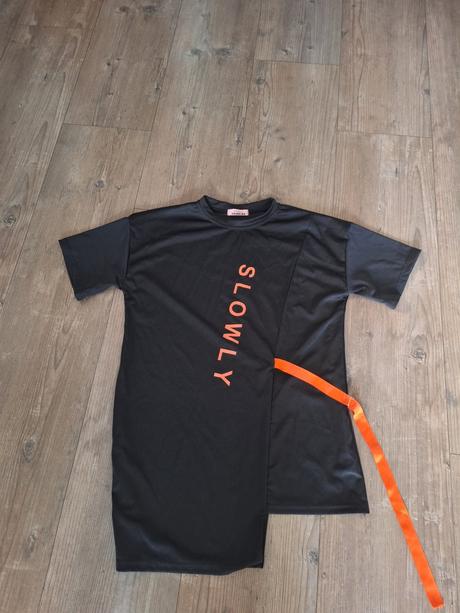 Casual saty slowly, s