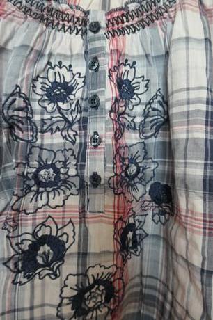 Krasna, vysivana, kvalitna damska bluzka m/l, m