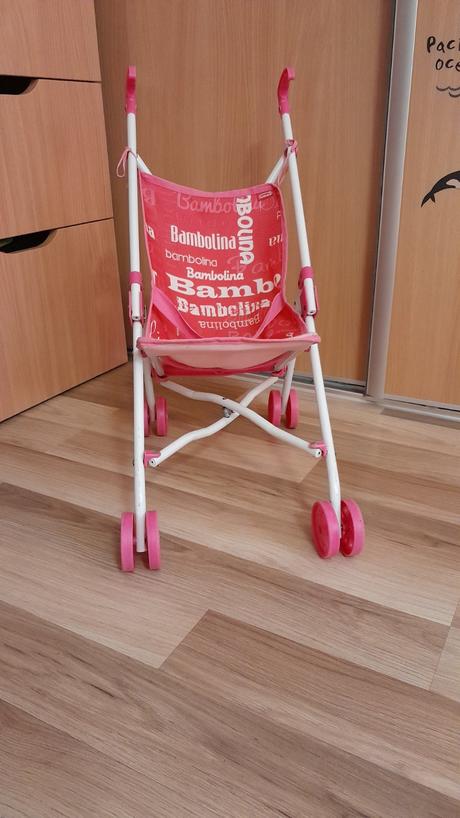 Kočiarik pre bábiky,