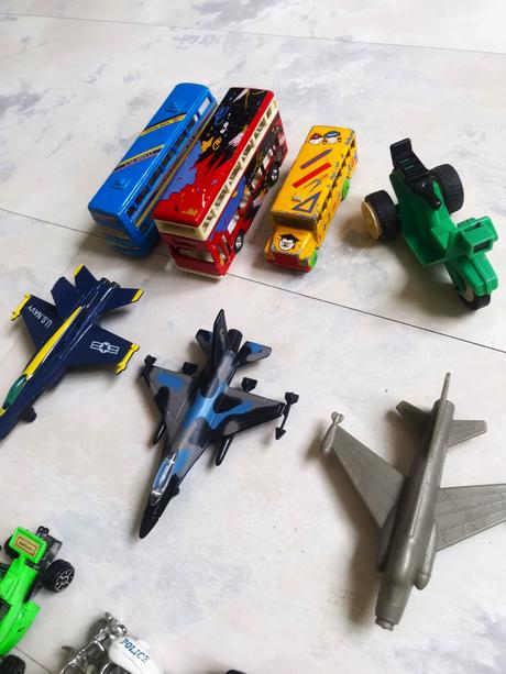 Staré autíčka,motorky,lietadlá 39 ks, 