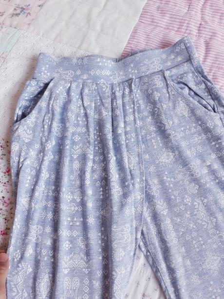 Uzasne lahke padave nohavice, f&f,128