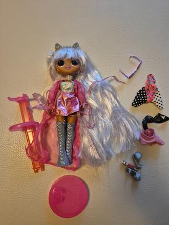 Bábika a príslušenstvom, 