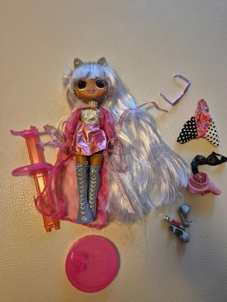 Bábika a príslušenstvom, 