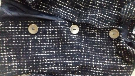 Kabátik so zlatými gombíkmi, 36