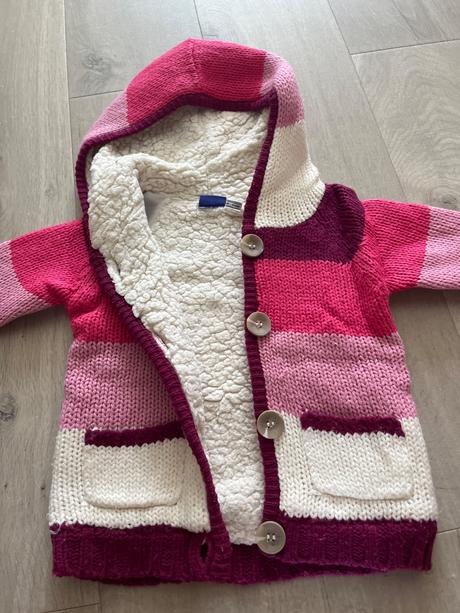 Teplý svetrik, lupilu,86