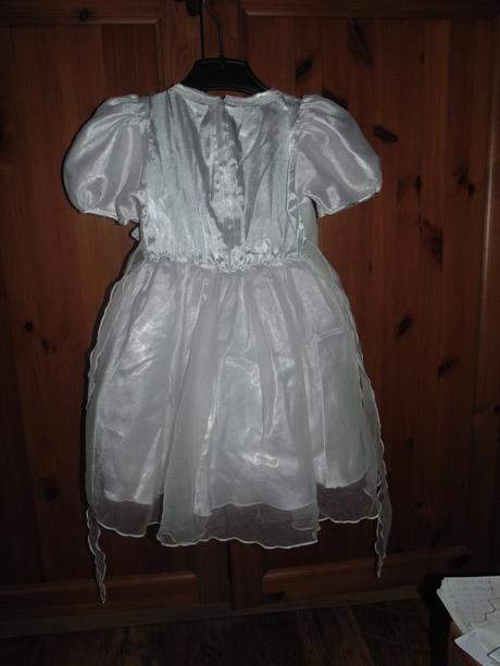 Biele slávnostné šaty pre malú družičku, 92