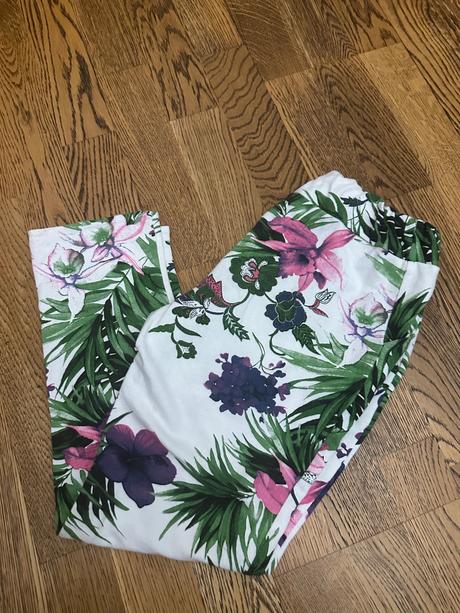 Ľahké nohavice( teplakovina), 146