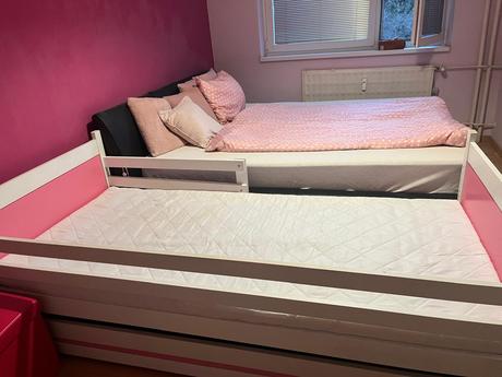 Darujem za odvoz krásnu dievčenskú posteľ, 