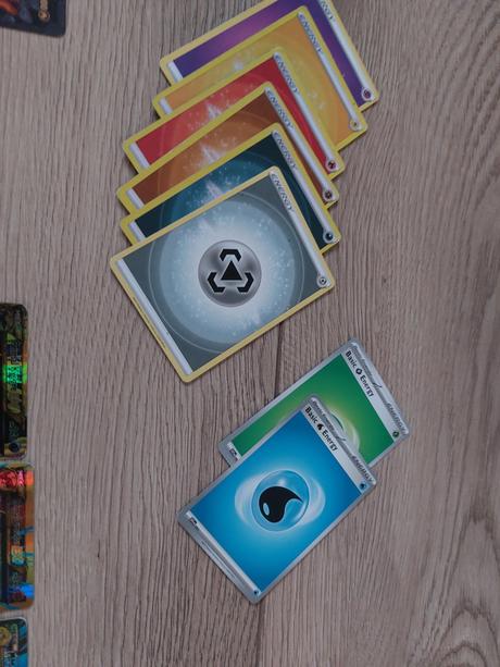 Pokemon karty 2 ks zdarma za kazde 1euro nakupu, 