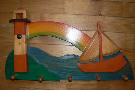 Mohutný detský vešiak maják,