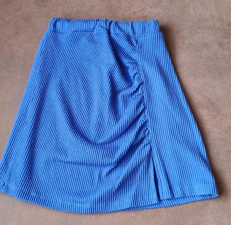 Suknička s rozparkom, sinsay,146