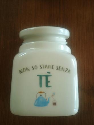 Porcelánová doza,