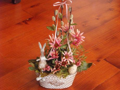 Veľkonočná dekorácia staroružová so zajacom,