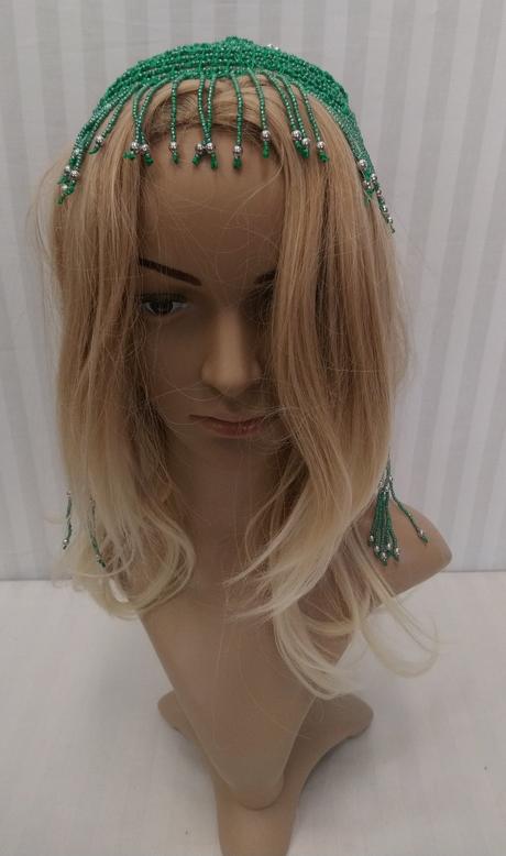 Zelená korálková čiapka, strieborné korálky,
