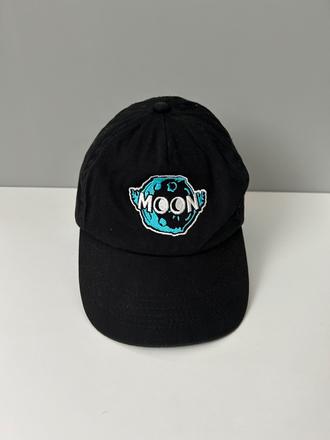 Šiltovka youtuber moon, 134