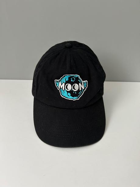 Šiltovka youtuber moon, 134