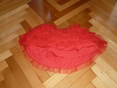 Červená suknička, pepco,104