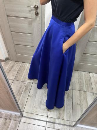 Saténová sukňa, m