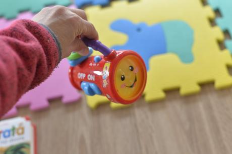 Spievajúca baterka fisher price, 