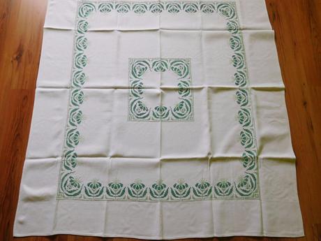Vidiecký obrus ručne vyšívaný -123  x 136 cm,, 
