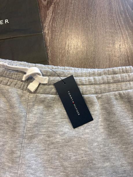 Tommy hilfiger nove kratasy na 14-16 rokov, tommy hilfiger,164