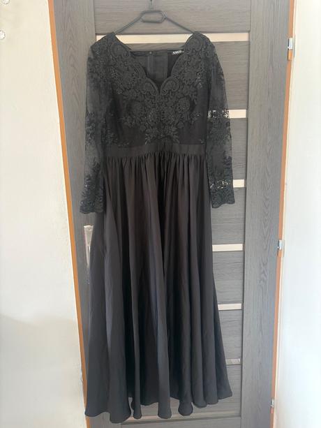 Čierne spoločenské šaty, m
