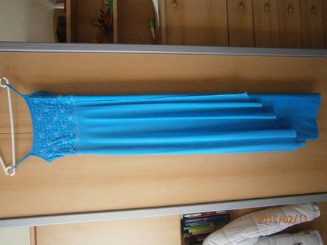 Dlhé spoločenské/plesové šaty, 38