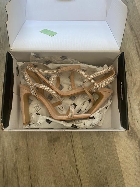 Sandále na opätku, wojas,36