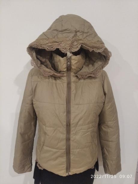 Krasna bledohneda bunda s cipkou, m