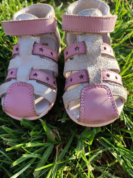 Krásne sandálky, 20