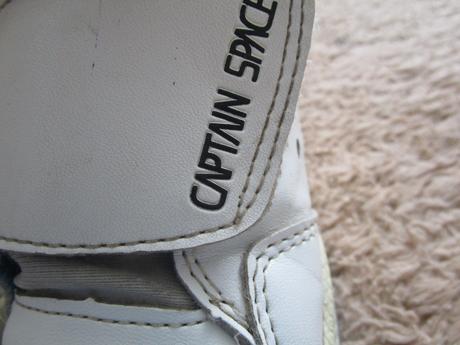 2940. svietiace botasky celé, 25