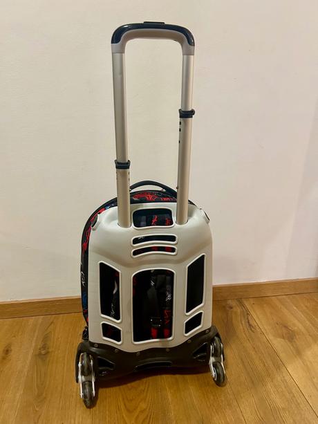 Školská taška s odjímatelnými kolieskami seven,