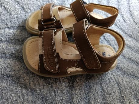 Sandálky, 28