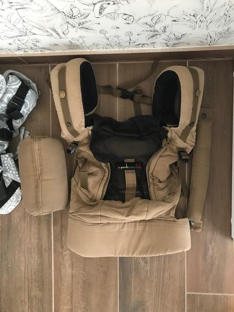 Ergonomicky nosič je porte mon bebe, jpmb