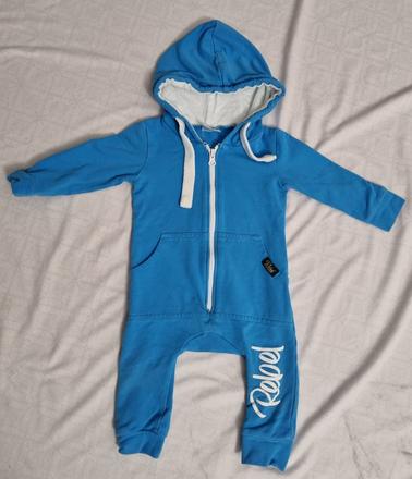 Overal rebel, rebel,74