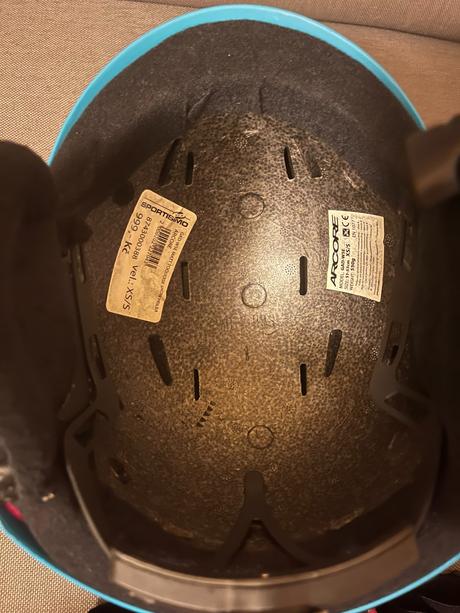 Predám prilbu s okuliarmi arcore, s