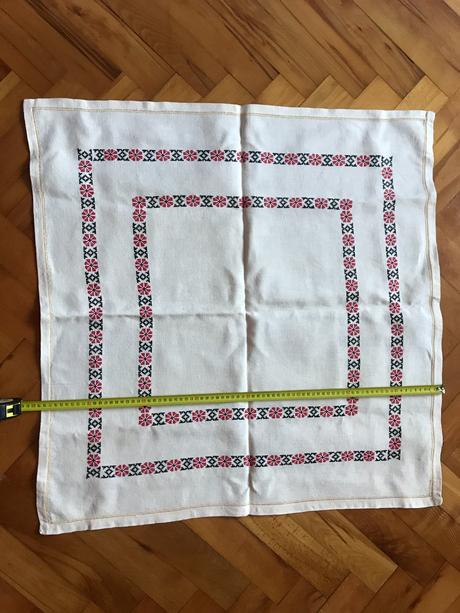 2 obrusy od prababky,