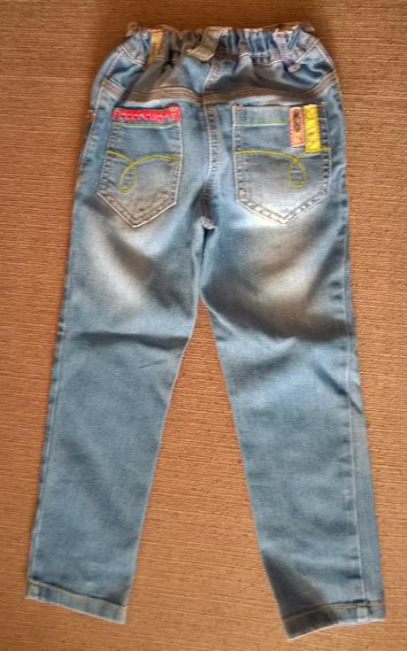 Rifle s kvetovanou výšivkou 104, next,104