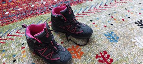 Turistické topánky, 32