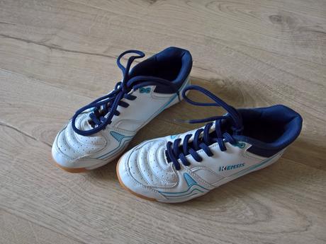 Halové tenisky, 33