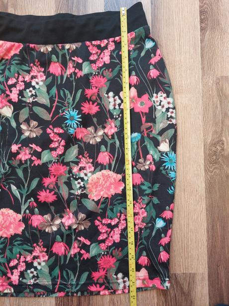 Kvietkovana elastická sukna, gate,s