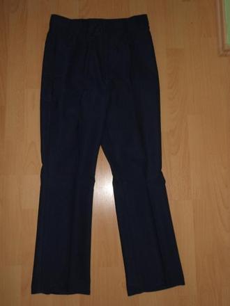 Tmavomodre nohavice, 36