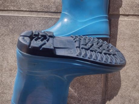 Gumáky spiderman, 28