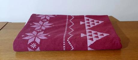 Predám  obliečku na paplón -vianočný vzor, 