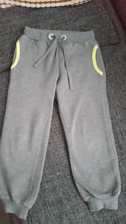 Hrubsie teplaky 4,50eur, 122