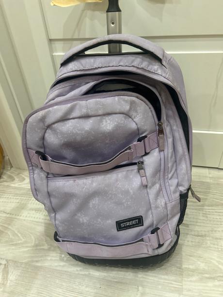 Školská taška na kolieskach, 